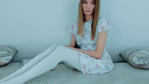 Lily online show from December 15, 3:46 am