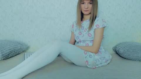 Lily online show from February 27, 4:57 am