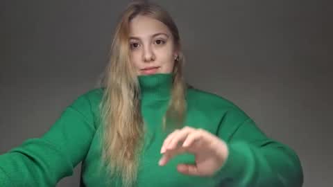 Erica online show from December 17, 5:18 am