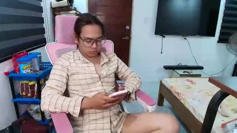 your_dreamgirlxxx69 online show from March 12, 9:57 am