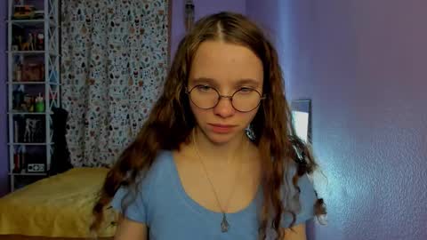 Leslie online show from November 3, 1:50 am