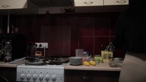 Meri  online show from March 4, 3:59 pm