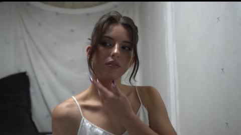 Meri  online show from October 19, 8:13 pm