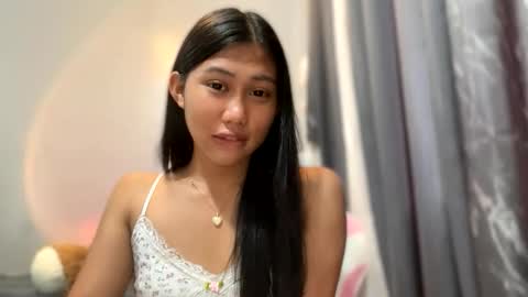 your_lovely_millan online show from May 20, 4:53 am