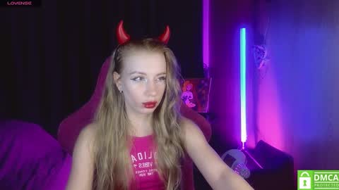 Snapshot of your_psychologist chatting on February 13, 11:47 pm Alice  online show from February 13, 11:47 pm