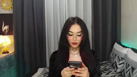 kim online show from February 22, 9:48 pm