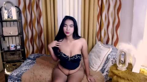 your princesskim online show from April 25, 8:16 am