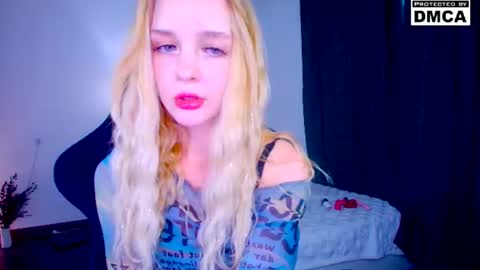 yourfairyalice_ online show from July 13, 4:27 am