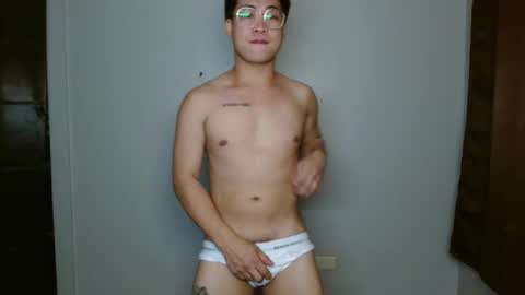 yourfantasyyy_ online show from March 6, 1:14 pm