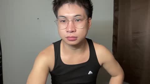 yourfantasyyy_ online show from March 10, 11:45 am