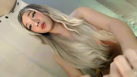 yourgirlnextdoor18 online show from April 29, 4:39 am