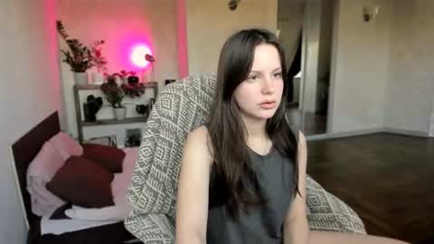 Snapshot of yourher0in chatting on September 11, 11:22 am Aida online show from September 11, 11:22 am