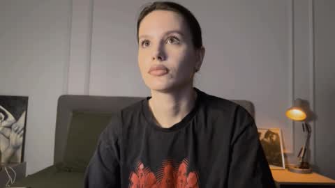 Snapshot of yourher0in chatting on February 9, 3:12 pm Aida online show from February 9, 3:12 pm