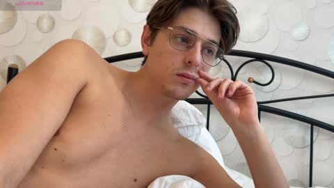 Chris online show from February 6, 9:53 am