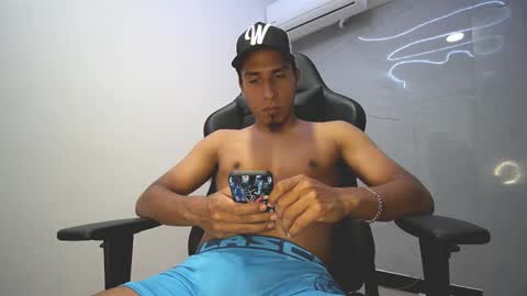 Snapshot of yourlatinmamba chatting on September 28, 3:48 am Your Latin Mamba online show from September 28, 3:48 am