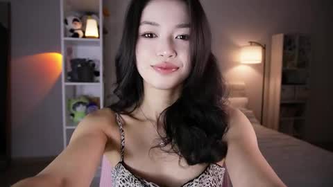 yourlittlesunrise_ online show from May 13, 4:55 am