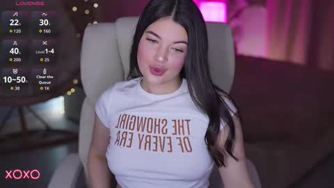 L O L A online show from March 7, 7:30 am