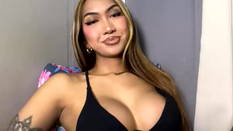 yourlovebella88 online show from February 23, 7:27 pm