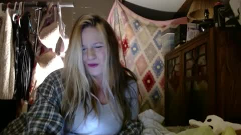 yourmomma999 online show from March 11, 3:58 am