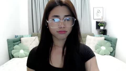 yourprettyblythe_ts online show from December 22, 8:32 am