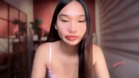 yoursluttyashxx online show from June 7, 6:13 pm