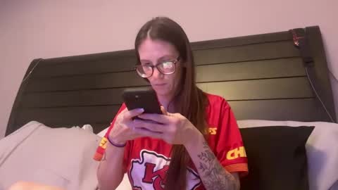 Snapshot of yourstrulylivy chatting on January 19, 12:59 am yourstrulylivy online show from January 19, 12:59 am