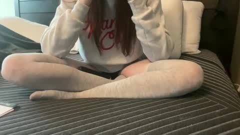 Snapshot of yourstrulylivy chatting on February 18, 7:09 pm yourstrulylivy online show from February 18, 7:09 pm