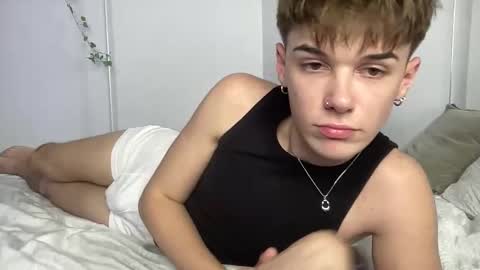 yoursweetyguy online show from November 4, 6:09 pm