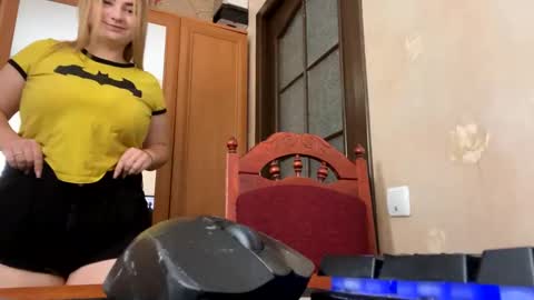 Snapshot of yourswetiegirl chatting on December 6, 10:33 am Sofia online show from December 6, 10:33 am