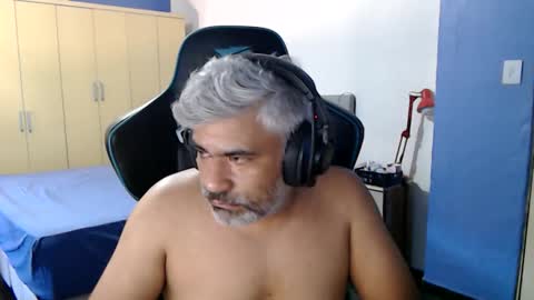 yourtoytoyoumaster3 online show from December 19, 5:19 pm