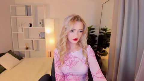 Emily online show from October 17, 4:22 pm