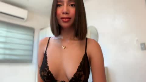 YowgineTheGreat online show from April 25, 6:15 am