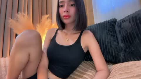YowgineTheGreat online show from August 4, 7:37 am