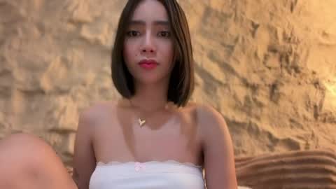 YowgineTheGreat online show from April 7, 9:33 am