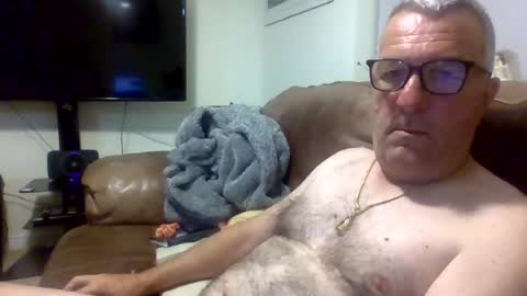 Daddiesgirl online show from July 19, 3:09 am