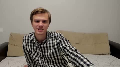 Yue Lang and Samm online show from November 7, 7:16 pm