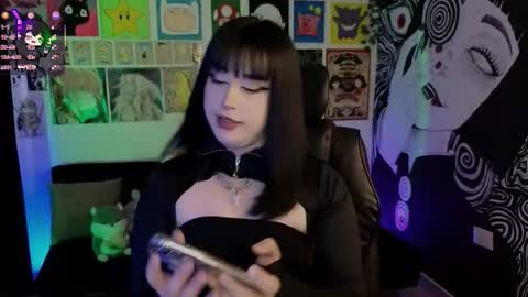    rawr   Anne Independent model      online show from November 9, 8:44 pm