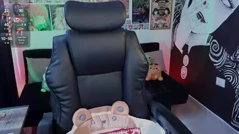    rawr   Anne Independent model      online show from December 4, 7:02 pm