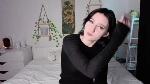 Ellie online show from March 5, 8:23 am