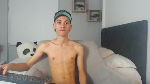 yulian_vasquez online show from March 5, 12:22 pm