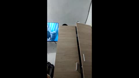 yulianbran0 online show from April 2, 11:06 am