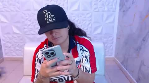 Snowflake online show from March 27, 4:18 am