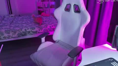 Yumi 3 online show from February 10, 3:21 pm