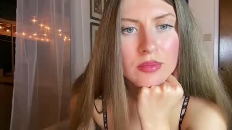 yumiandwolf online show from September 14, 4:37 am