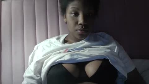 yummygirl659346 online show from August 2, 9:38 pm