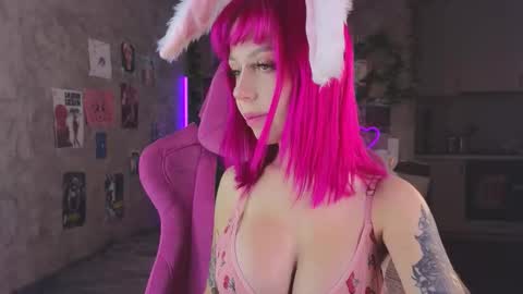 Lisa online show from September 8, 7:35 pm