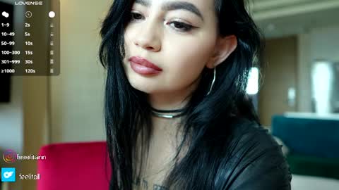 yuna_leen online show from June 15, 5:21 am