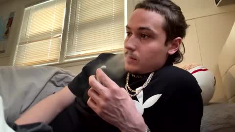 yungstudbev online show from April 13, 10:03 pm