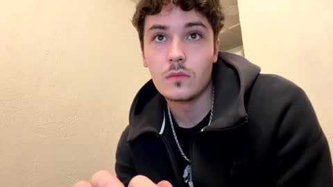 yungstudbev online show from October 12, 6:39 am