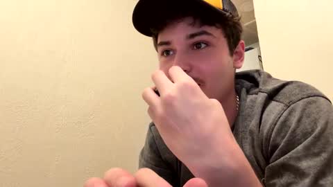 yungstudbev online show from October 22, 5:10 am